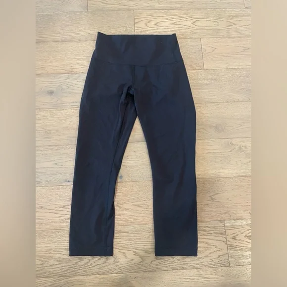 Lot of 4 capri leggings - lululemon, H&M - Picture 9 of 16